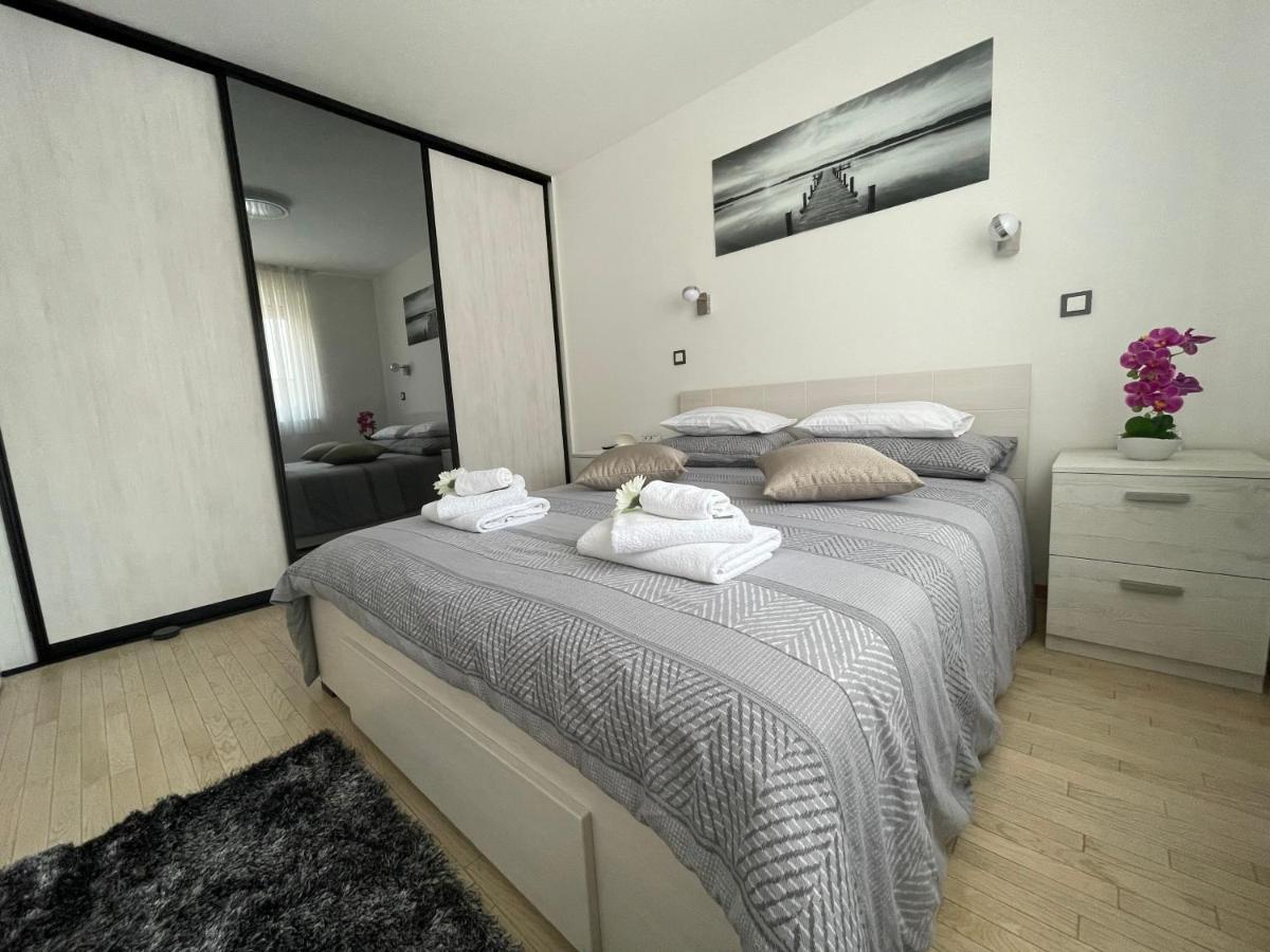 Vuky Apartment
